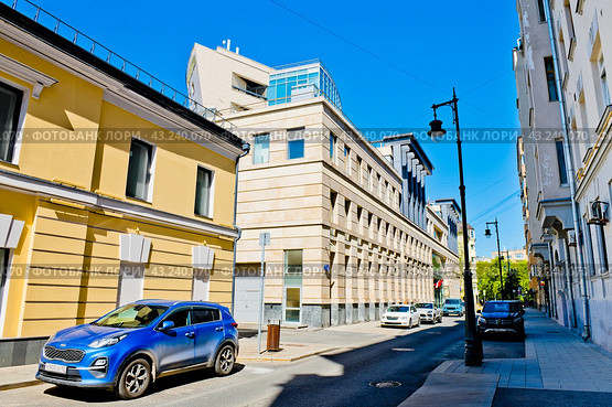 Ермолаевский переулок. Весна. Солнечный день. Москва. Россия (2024 год). Редакционное фото, фотограф E. O. / Фотобанк Лори