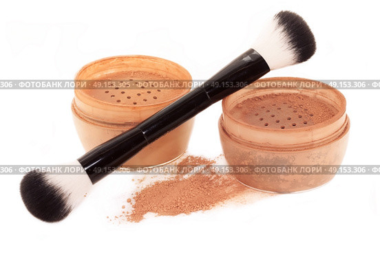 Face powder and brush. isolated. Стоковое фото, агентство Ingram Publishing / Фотобанк Лори