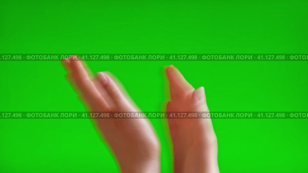 Female Hands are clapping on green screen background. Girl Hands applauding on a chroma key background. Applause on chromakey. Concept of victory and award. Стоковое видео, видеограф Марина Демидюк / Фотобанк Лори