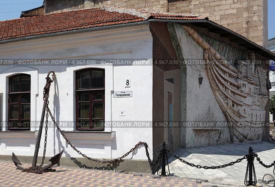 Феодосийский музей А. С. Грина, Феодосия. Крым (2013 год). Редакционное фото, фотограф Denis Kh. / Фотобанк Лори