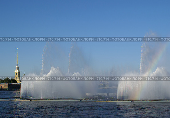 Фонтан на р. Неве (г. Санкт-Петербург) Редакционное фото, фотограф Самохвалов Артем / Фотобанк Лори