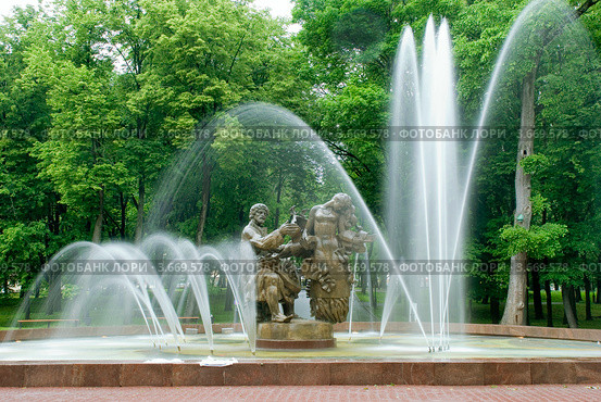 Фонтан «Садко и царевна Волхова». Великий Новгород (2012 год). Редакционное фото, фотограф Александр Щепин / Фотобанк Лори