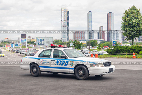 Форд Краун Виктория, полиция Нью-Йорка (Ford Crown Victoria NYPD) Редакционное фото, фотограф Алёшина Оксана / Фотобанк Лори