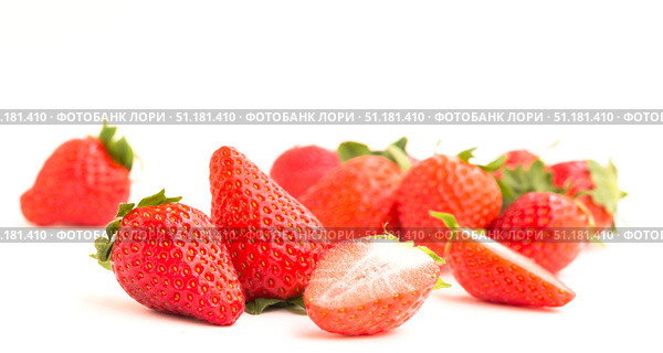 fresh appetizing strawberries on a white background. Стоковое фото, фотограф Татьяна Яцевич / Фотобанк Лори