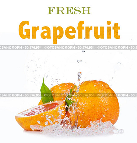 Fresh grapefruit in water splash on white. Стоковое фото, агентство Ingram Publishing / Фотобанк Лори