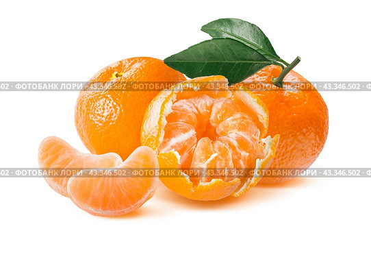 Fresh mandarin composition isolated on white background. Стоковое фото, фотограф Катерина Ковалева / Фотобанк Лори