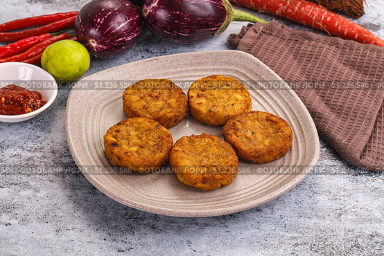 Fried potato crispy golden hash brown. Стоковое фото, фотограф Андрей Старостин / Фотобанк Лори