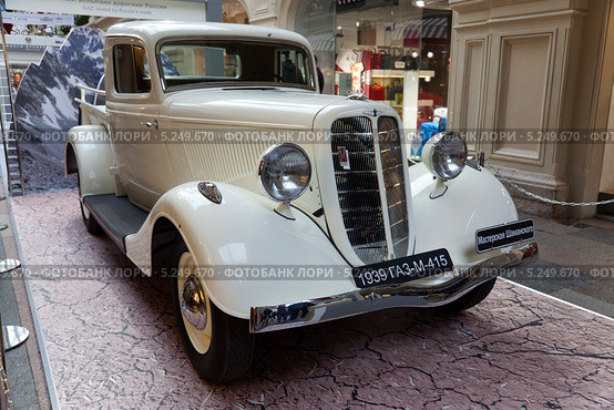 ГАЗ-М-415 с кузовом "пикап" - грузопассажирский автомобиль создан на базе ГАЗ-М-1 - "эмки" (2013 год). Редакционное фото, фотограф Наталья Волкова / Фотобанк Лори