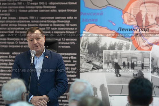 Геннадий Владимирович Попов на выставке блокадный Ленинград (2024 год). Редакционное фото, фотограф Дмитрий Неумоин / Фотобанк Лори