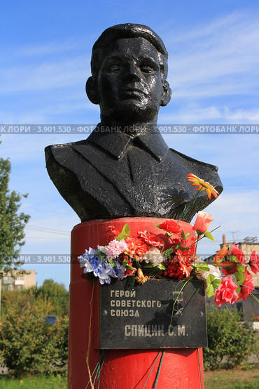 Герой Советского Союза Спицин С.М. Город Ирбит (2012 год). Редакционное фото, фотограф Анатолий Матвейчук / Фотобанк Лори