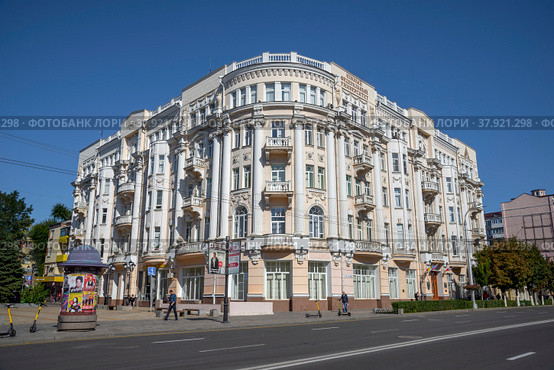 Главный корпус Южного федерального университета (Доходный дом купца Кистова). Ростов-на-Дону (2021 год). Редакционное фото, фотограф Анна Карасева / Фотобанк Лори