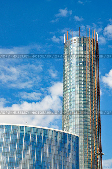 Город Екатеринбург. Башня "Исеть" и гостиница "Hyatt Regency Ekaterinburg" (2016 год). Редакционное фото, фотограф Александр Тараканов / Фотобанк Лори
