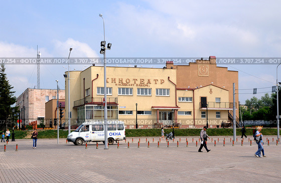 Город Ишим. Киноконцертный зал им. 30-летия ВЛКСМ (2012 год). Редакционное фото, фотограф Александр Тараканов / Фотобанк Лори