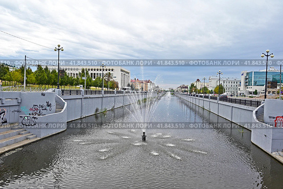 Город Казань. Набережной реки Бурлак. Улица Лево-Бурлачная (2023 год). Стоковое фото, фотограф Александр Тараканов / Фотобанк Лори