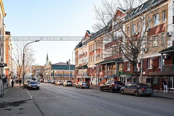 Город Казань. Улица Парижской Коммуны, (2024 год). Стоковое фото, фотограф Александр Тараканов / Фотобанк Лори
