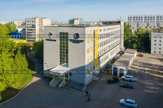 Город Уфа: Черниковка, 4-й корпус УГНТУ, горно-нефтяной факультет. Ufa city: Chernikovka, 4th building of USNTU, Mining and Petroleum Faculty. (2023 год). Стоковое фото, фотограф Евгений Романов / Фотобанк Лори
