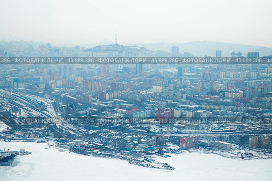 Город Владивосток зимой, вид с самолета (2023 год). Стоковое фото, фотограф Павел Сапрыкин / Фотобанк Лори