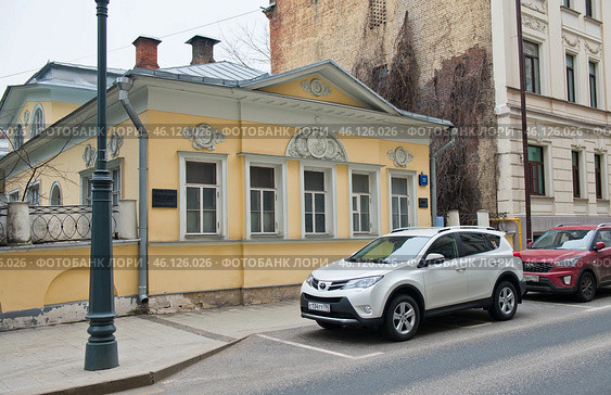 Городская Усадьба А.В. Кузнецова. Мансуровский переулок, дом 11. Москва. Россия. Редакционное фото, фотограф E. O. / Фотобанк Лори