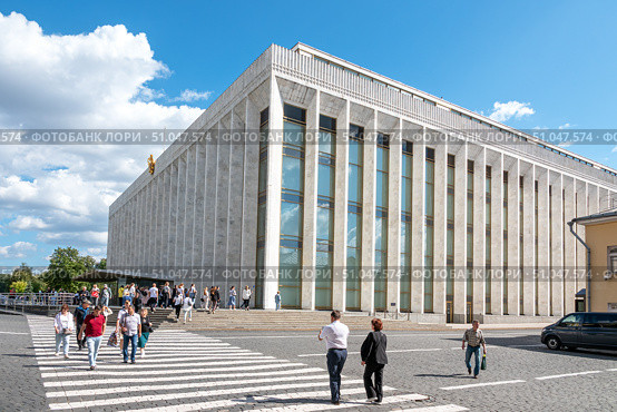 Государственный Кремлевский Дворец. Московский Кремль. (2024 год). Редакционное фото, фотограф Лариса Гордеева / Фотобанк Лори