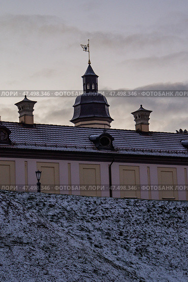 Готическая башня с венчающим флюгером в замке Несвиж. Стоковое фото, фотограф Пучков Андрей Александрович / Фотобанк Лори