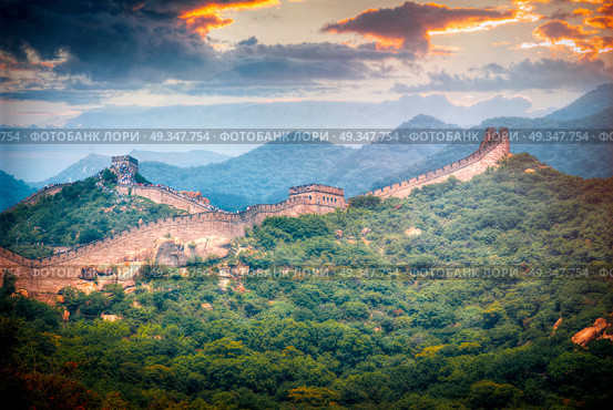 great Chinese wall in the mountains near Beijing. great Chinese wall . Стоковое фото, агентство Ingram Publishing / Фотобанк Лори