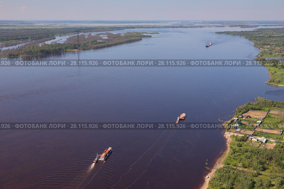 Great river in spring, top view. Стоковое фото, фотограф Владимир Мельников / Фотобанк Лори