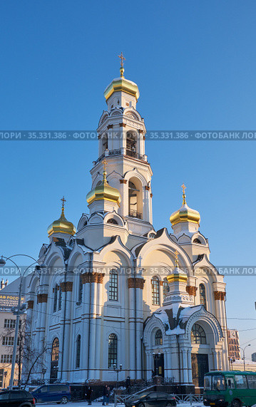 Great Zlatoust Church at the sunny winter day. Yekaterinburg. Russia (2021 год). Редакционное фото, фотограф Сергей Пристяжнюк (Serg Zastavkin) / Фотобанк Лори