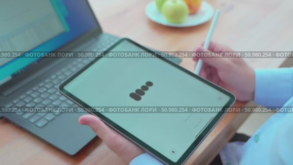 Grok logo on a smartphone screen with AI integrated circuits glowing in the background, highlighting cutting-edge technology and artificial intelligence. Rio de Janeiro, Brazil - 03.30.2025. Стоковое видео, видеограф Feruza Tashmetova / Фотобанк Лори