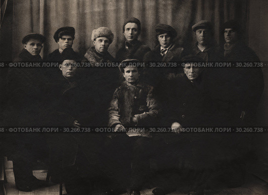 Групповой портрет мужчина в актовом зале. Стоковое фото, фотограф Retro / Фотобанк Лори