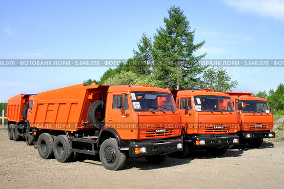 Грузовики КамАЗ-65115 (2008 год). Редакционное фото, фотограф Art Konovalov / Фотобанк Лори