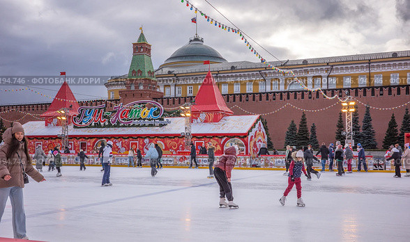 ГУМ - Каток на Красной Площади - 8 Москва, февраль 2025. Редакционное фото, фотограф Казума / Фотобанк Лори