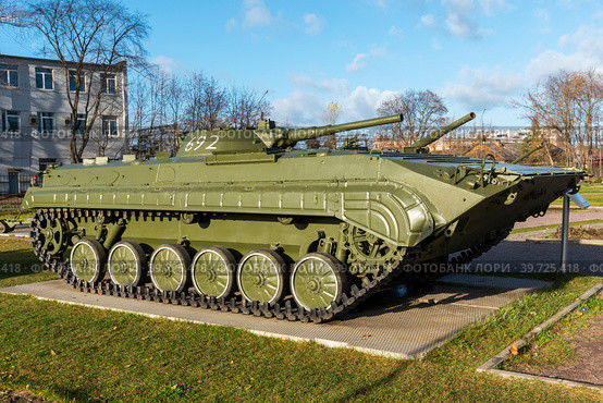 Гусеничная боевая машина пехоты БМП-1. Парк "Патриот". Город Луга, Ленинградская область (2020 год). Редакционное фото, фотограф Александр Щепин / Фотобанк Лори