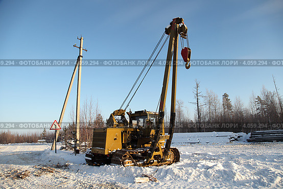Гусеничный трубоукладчик (2012 год). Редакционное фото, фотограф Валерий Акулич / Фотобанк Лори