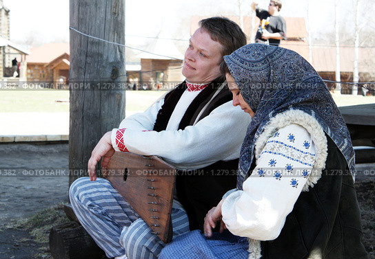 Гусляр и певица (2009 год). Редакционное фото, фотограф Ирина Золина / Фотобанк Лори