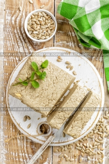 halva. Стоковое фото, агентство Ingram Publishing / Фотобанк Лори