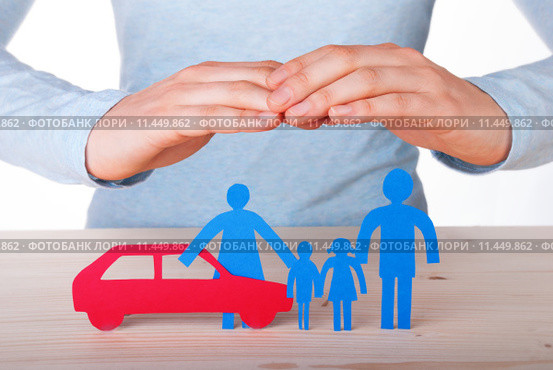 Hands Guarding Family and Car. Стоковое фото, фотограф Nadja Blume / PantherMedia / Фотобанк Лори