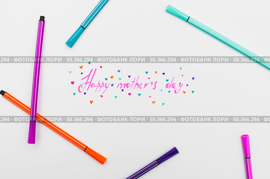 happy mothers day inscription with bright felt pens. Стоковое фото, агентство Ingram Publishing / Фотобанк Лори