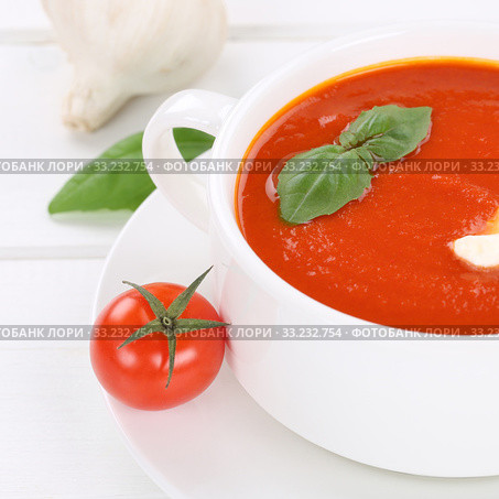 Healthy diet fresh tomato soup tomato cream soup tomato soup. Стоковое фото, фотограф Markus Mainka / PantherMedia / Фотобанк Лори