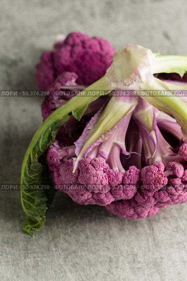 high angle tasty pink cauliflower. Стоковое фото, агентство Ingram Publishing / Фотобанк Лори