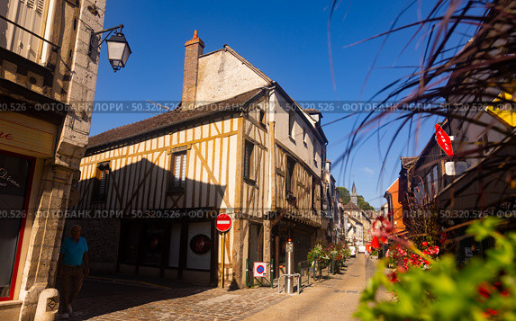 Historic center of Provins, Seine-et-Marne department, France (2022 год). Редакционное фото, фотограф Яков Филимонов / Фотобанк Лори