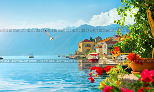 Historic city of Perast at Bay of Kotor in spring, Montenegro. Spring in Perast. Стоковое фото, агентство Ingram Publishing / Фотобанк Лори