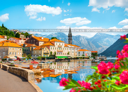 Historic city of Perast at Bay of Kotor in summer, Montenegro. Стоковое фото, агентство Ingram Publishing / Фотобанк Лори