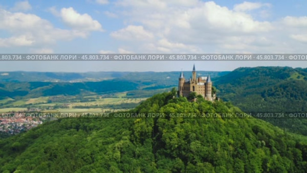 Hohenzollern Castle, Germany. Aerial FPV drone flights. (2018 год). Стоковое видео, видеограф Андрей Армягов / Фотобанк Лори