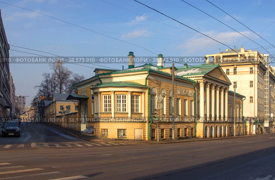 House-Museum Homestead of Muravyov-Apostles (or Dom-muzey Matveya Muravyeva-Apostola). Russia, Moscow (2015 год). Редакционное фото, фотограф Belikart / Фотобанк Лори