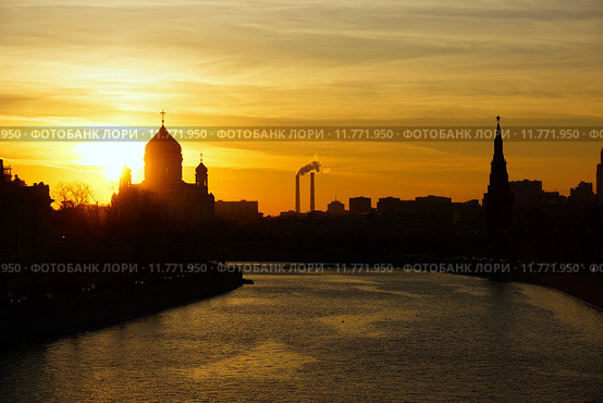 Храм Христа Спасителя на закате. Москва (2014 год). Стоковое фото, фотограф ирина реброва / Фотобанк Лори