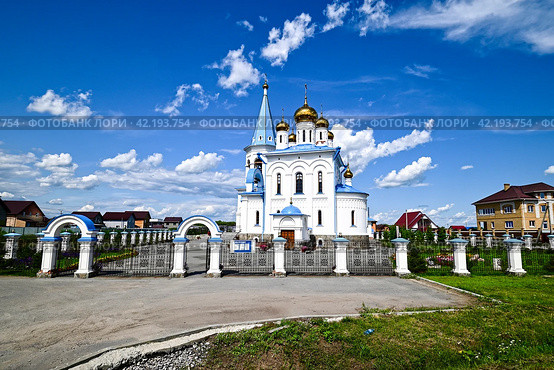 Храм Покрова Пресвятой Богородицы. Село Мальково Тюменской области. Россия (2023 год). Стоковое фото, фотограф Александр Тараканов / Фотобанк Лори