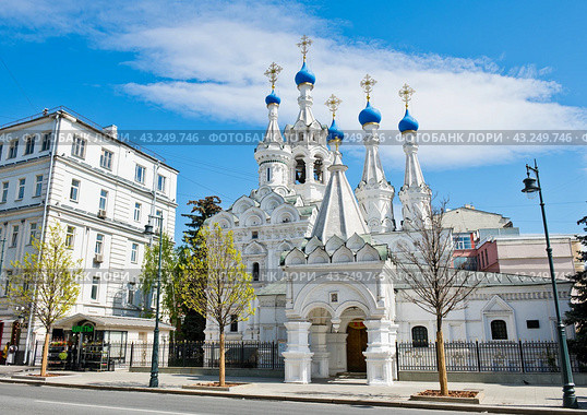 Храм Рождества Пресвятой Богородицы в Путинках. Малая Дмитровка. Москва. Россия (2024 год). Редакционное фото, фотограф E. O. / Фотобанк Лори