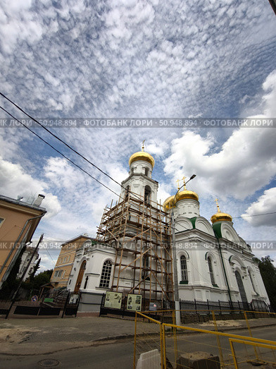 Храм Сергия Радонежского в Нижнем Новгороде на реставрации. Редакционное фото, фотограф Мария Сергеева / Фотобанк Лори