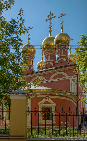 Храм святителя Николая Чудотворца на Щепах. Москва, 1-й Смоленский переулок, д. 20 (2014 год). Стоковое фото, фотограф Светлана Васильева / Фотобанк Лори