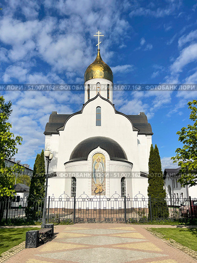 Храм Святого благоверного князя Александра Невского в апреле. Московская область, город Балашиха. Стоковое фото, фотограф Овчинникова Ирина / Фотобанк Лори